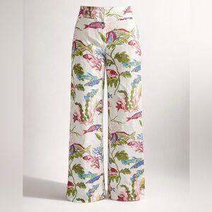 Talbots wide legged full length white denim, colorful fish print, zip, sz6, EUC